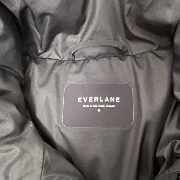 Everlane Charcoal Puffer Jacket - Picture 6 of 7
